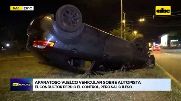 Video: aparatoso vuelco vehicular sobre autopista - ABC Noticias - ABC Color