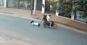 Diario HOY | Impactantes imágenes: mujer se resistió a asalto y fue arrastrada por motochorros