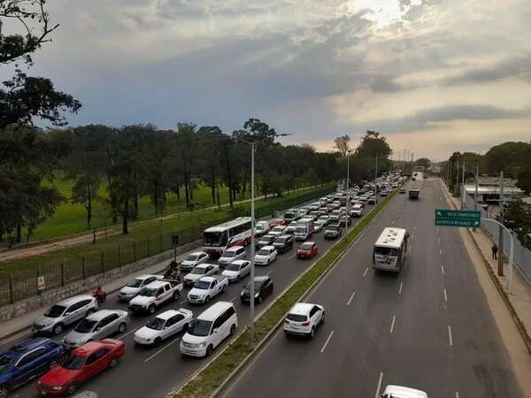 Las 10 ciudades del mundo donde se pierde más tiempo en el tránsito - Nacionales - ABC Color