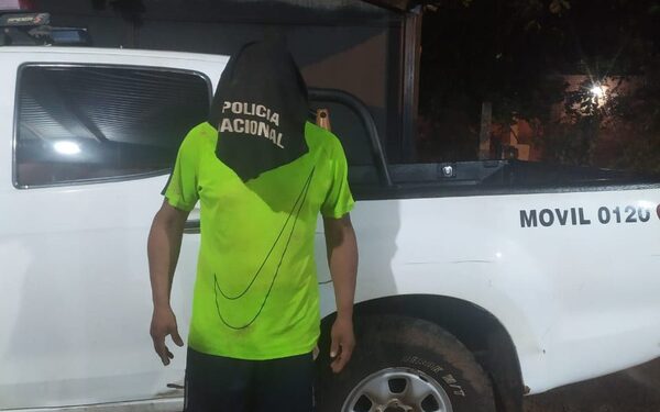 Atrapan a hombre que se paseaba con machete y amenazaba a seguridad ciudadana