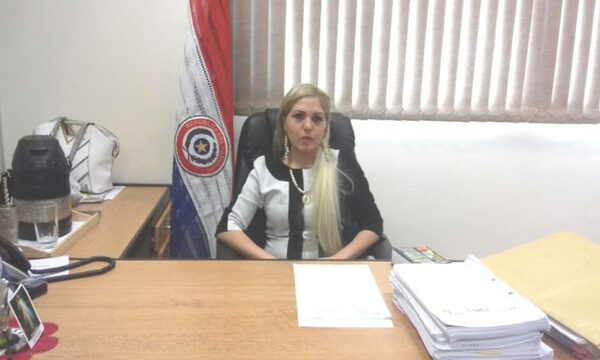 Exjueza Claudia Mosqueira sigue cobrando su salario porque el JEM no comunica su remoción