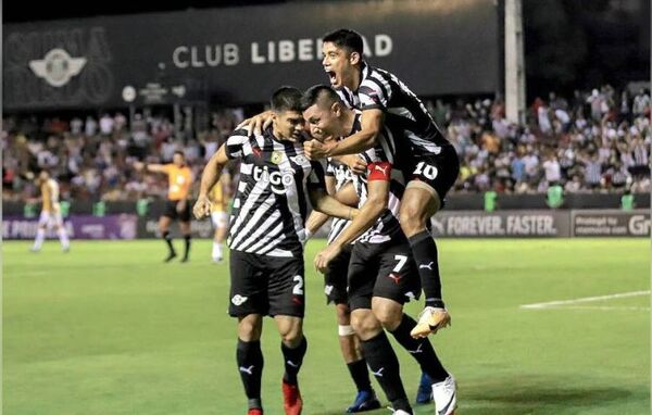 Libertad arranca el sueño copero ante Nacional en Uruguay