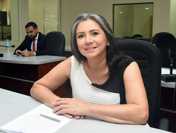 Mabel Otazú buscará llegar a la Intendencia en Pdte. Franco - La Clave