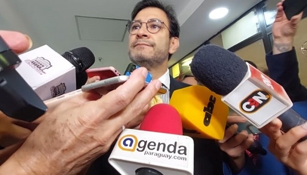 Cartistas no analizan pedir pérdida de investidura de Mario Abdo