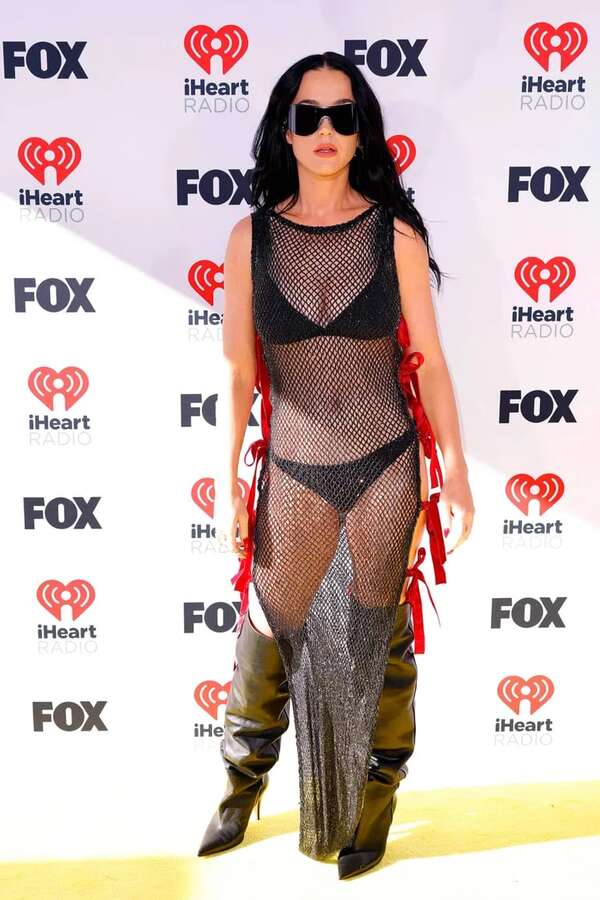¡Mirá los looks de los famosos en los iHeartRadio Music Awards 2024! - Gente - ABC Color