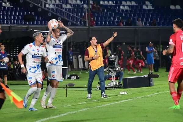 Víctor Bernay: “Podíamos haber hecho mucho más” - Fútbol - ABC Color