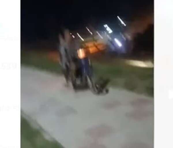 Motos también suben a las veredas en zona Costanera - Soy un viral - ABC Color