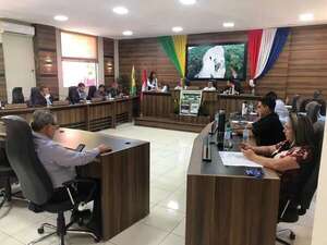 Interpelarán a directores por atraso en obras del polideportivo de Presidente Franco - ABC en el Este - ABC Color
