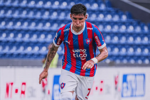 Con el retorno de Enzo Giménez, Manolo tendría el once titular para enfrentar a Colo Colo
