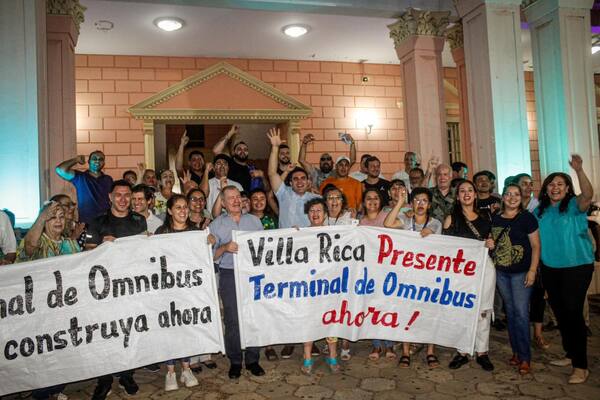 INTENDENTE DE VILLARRICA CONTENTO POR APROBACIÓN DE LA ADJUDICACION DE LA OBRA DE LA TERMINAL