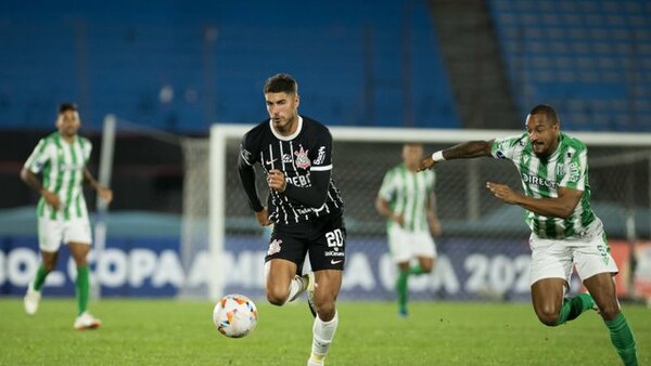 Racing de Uruguay rescata un punto ante Corinthians