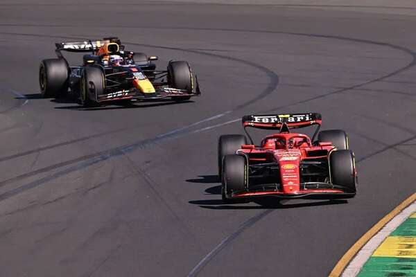 Sainz y Ferrari, a seguir cuestionando el dominio de Red Bull en Japón - Automovilismo - ABC Color