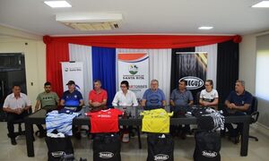 Intendente de Santa Rita entrega indumentarias a clubes locales