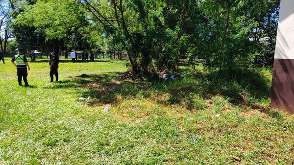 Hallan feto en el patio de un colegio en Presidente Franco