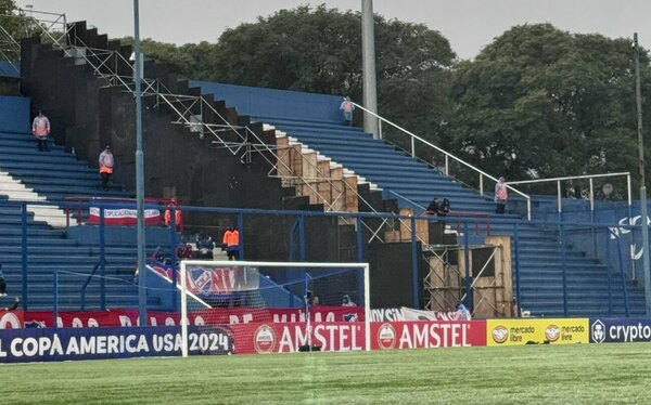 Versus / ¡Lamentable! La insólita medida que adoptó Nacional con la tribuna de los hinchas de Libertad