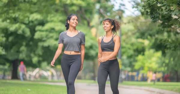 La Nación / Conocé cuál es el mejor horario para salir a caminar y así cuidar la salud