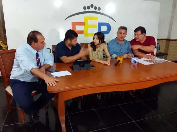 Hambre cero: secundarios y docentes del MEC se suman a protestas en rechazo del proyecto - Nacionales - ABC Color
