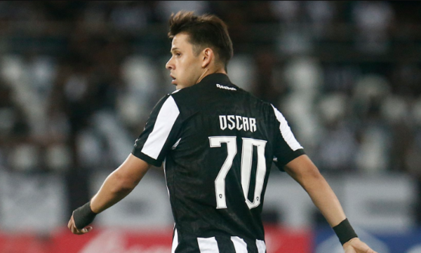 Versus / Junior sorprende al Botafogo en el debut de Óscar Romero