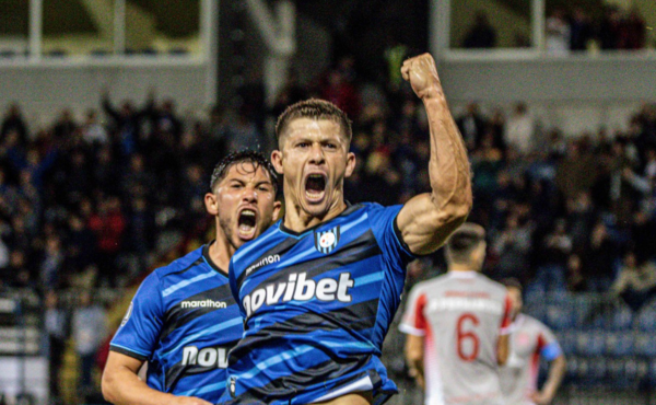 Versus / Con gol paraguayo, Huachipato le arranca un punto a Estudiantes