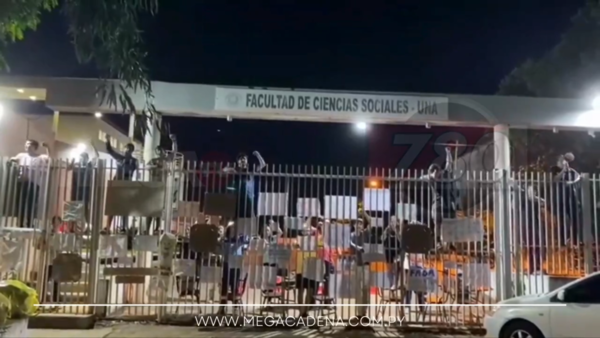 Universitarios insisten en respeto al arancel cero - Megacadena - Diario Digital