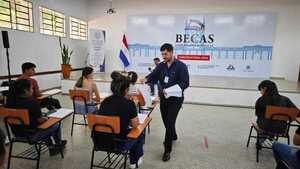 Becas del Gobierno: Jóvenes recibirán sus certificados este viernes en la SND - .::Agencia IP::.