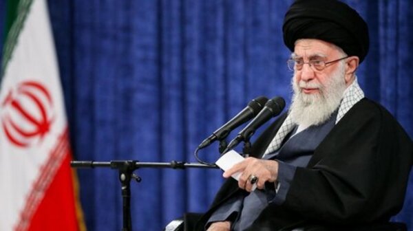El líder supremo de Irán prometió el “colapso y la destrucción” de Israel tras el ataque contra el consulado iraní en Siria - .::Agencia IP::.