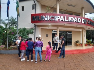 ANDE realiza jornada de atención en la explanada de la Municipalidad de Cambyretá