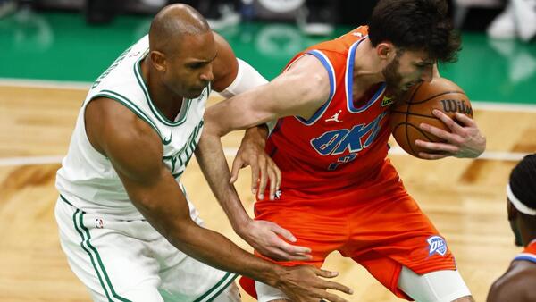 Los Celtics se aseguran el factor cancha y los Suns trepan al 'playoff'