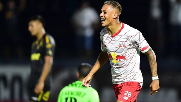 Bragantino vence a Coquimbo Unido con la ayuda del portero Cleiton