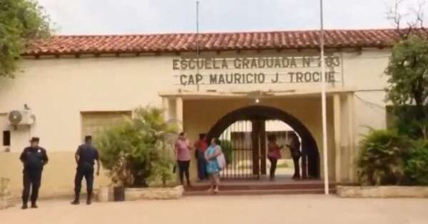 La Nación / Padres exigen al MEC reparación de aula con riesgo de derrumbe
