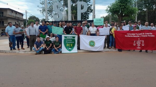 Docentes y alumnos de la UNA se movilizan en San Pedro