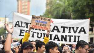 HC desoye reclamo estudiantil, impone su mayoría y logra sanción del proyecto Hambre cero