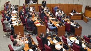 Cartistas restituyen fueros a senadores procesados como presión a disidentes por caso Mario Abdo