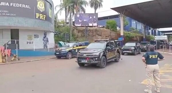 Importante despliegue policial-militar para trasladar y expulsar a Brasil a recluidos en Paraguay - Portal Digital Cáritas Universidad Católica