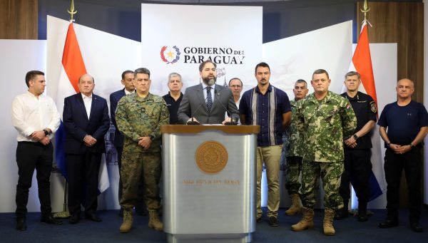 Fuerzas públicas acompañaron expulsión de reos de alta peligrosidad - Unicanal