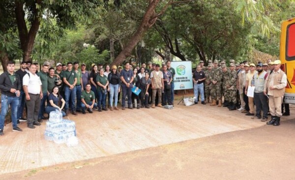 Minga ambiental contra el dengue en Villa Elvira