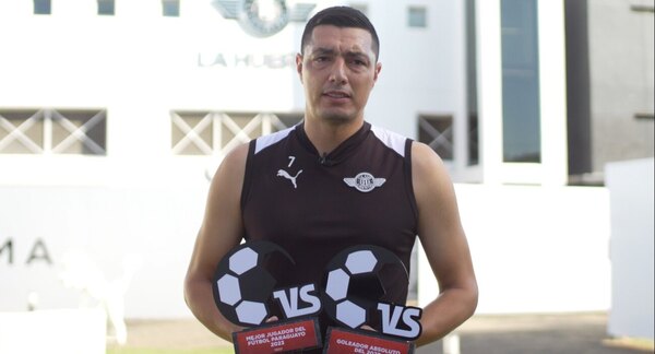 Versus / "Tacuara" Cardozo visitó a una de las máximas figuras de Racing de Avellaneda