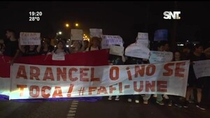 Protesta de estudiantes de la UNE - SNT