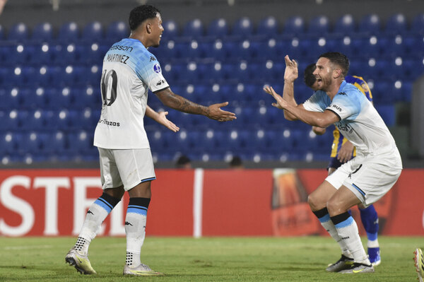 Versus / Luqueño cae ante Racing y cierra una semana negra para los paraguayos