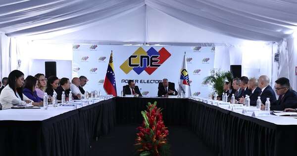 La Nación / Venezuela anuncia que empezará a recibir observadores electorales internacionales