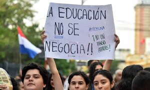 Universitarios declaran paro y toman la Facultad de Arquitectura tras sanción de Hambre Cero – Prensa 5