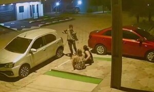 Motochorros asaltan a dos mujeres en la vereda de su casa en Concepción – Prensa 5