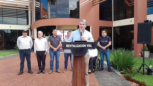 Anuncian obras de bacheo y recapado en las calles de Coronel Oviedo - Noticiero Paraguay