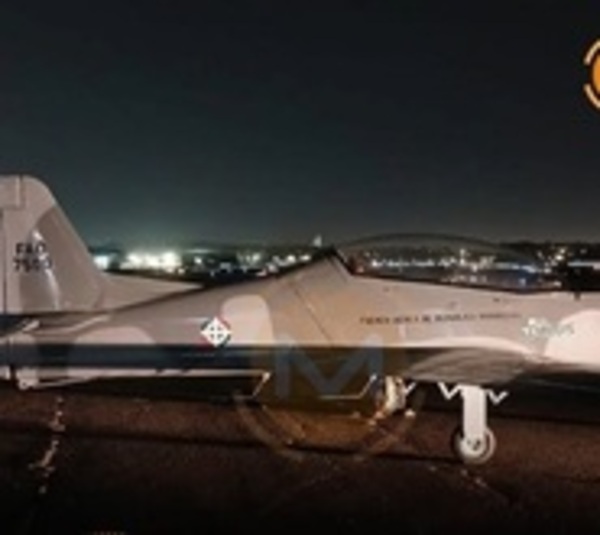 Interceptan avión que volaba espacio aéreo local sin autorización - Paraguay.com