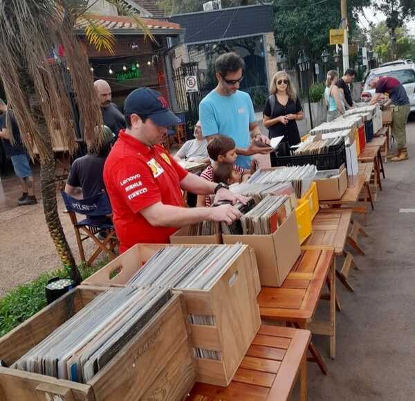 Ritmos y reliquias: las ferias de Vinilo Cooltural, un Viaje Musical - La Tribuna