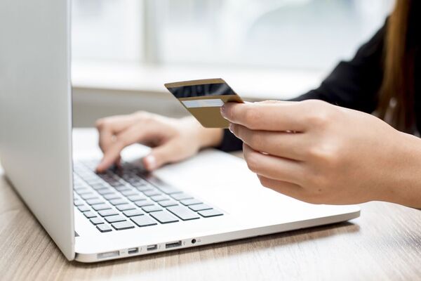 Uso de las tarjetas de crédito se expanden 11,9% en febrero - MarketData