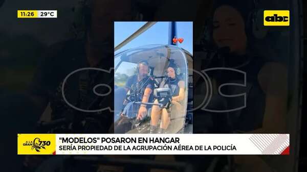 Modelos posaron en hangar de la Agrupación Aérea de la Policía  - ABC Noticias - ABC Color