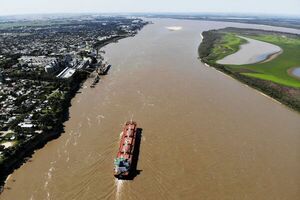 Paraguay finalmente aceptar谩 una eventual tarifa por el cobro del peaje en la hidrov铆a Paraguay-Paran谩 - Revista PLUS