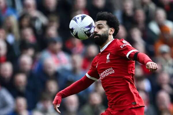 El líder Liverpool afronta un duro examen en Old Trafford - Fútbol Internacional - ABC Color