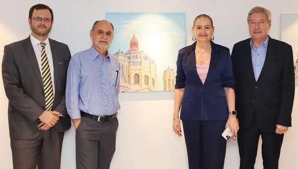 Exposición “Les Coupoles de París” del artista Horacio Guimaraens - Sociales - ABC Color